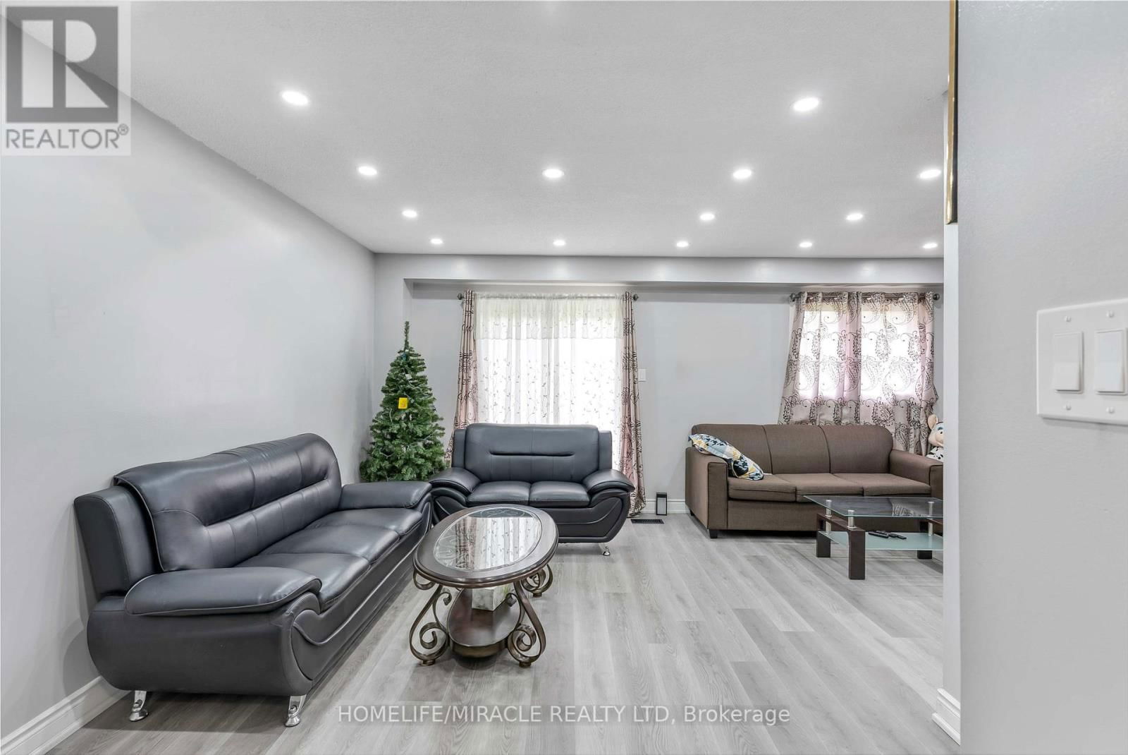 156 ENDERBY CRESCENT Image 13