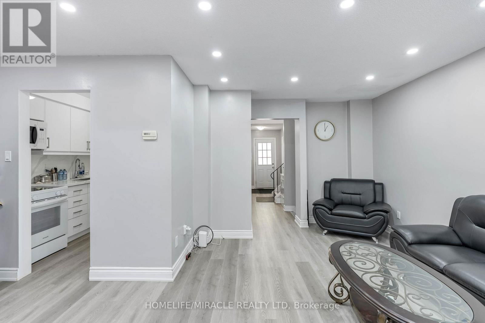 156 ENDERBY CRESCENT Image 18
