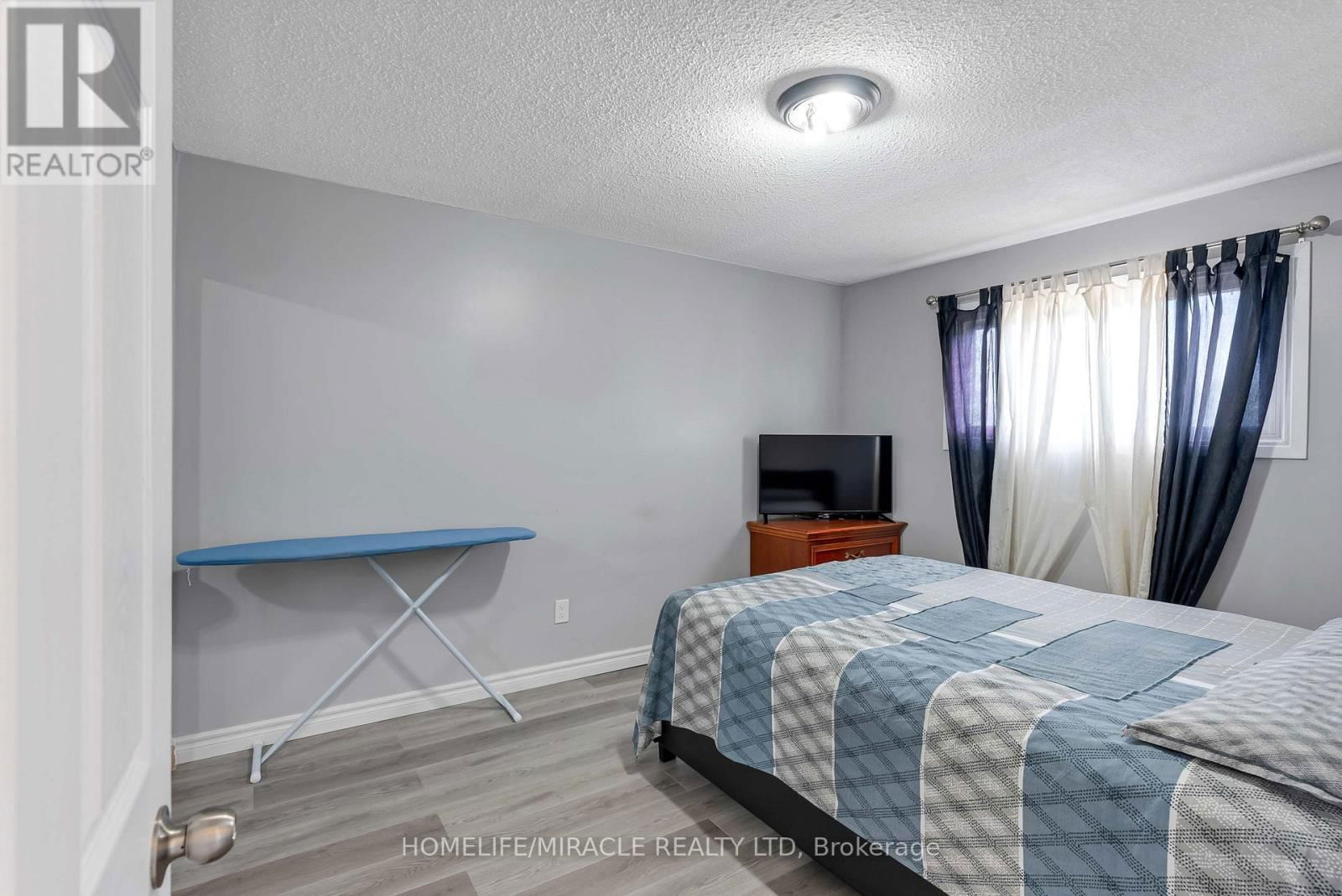 156 ENDERBY CRESCENT Image 23