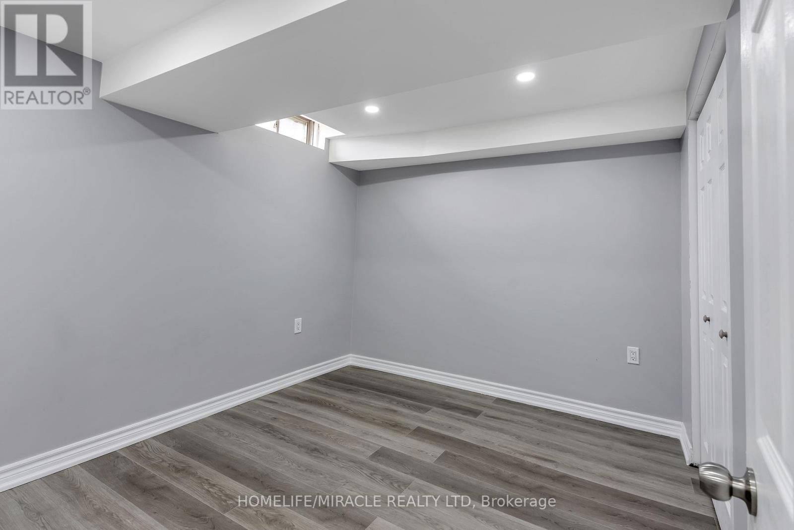 156 ENDERBY CRESCENT Image 33