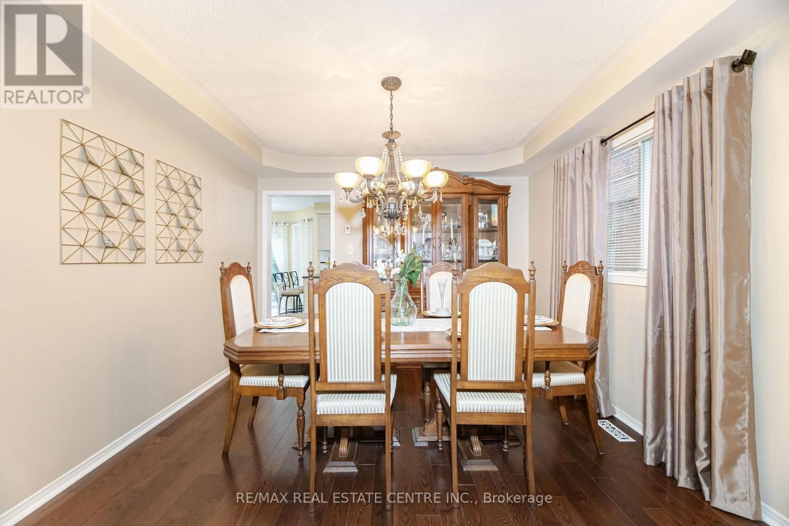 126 EAGLERIDGE DRIVE Image 10