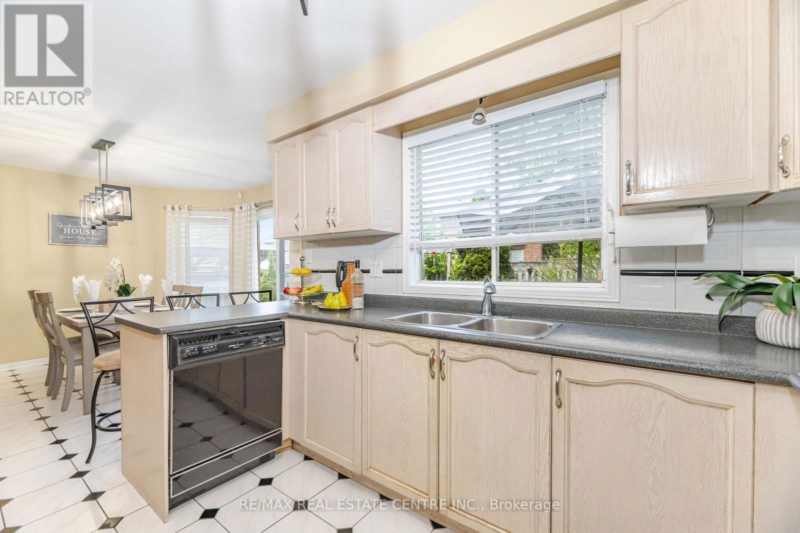126 EAGLERIDGE DRIVE Image 14