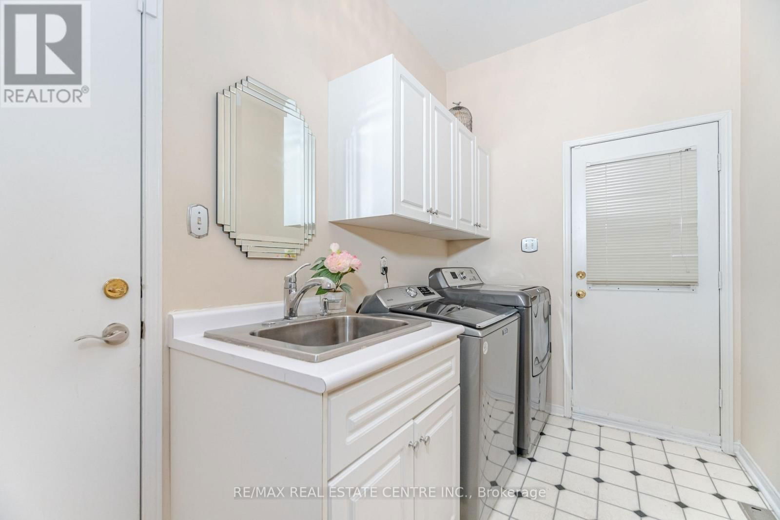 126 EAGLERIDGE DRIVE Image 25