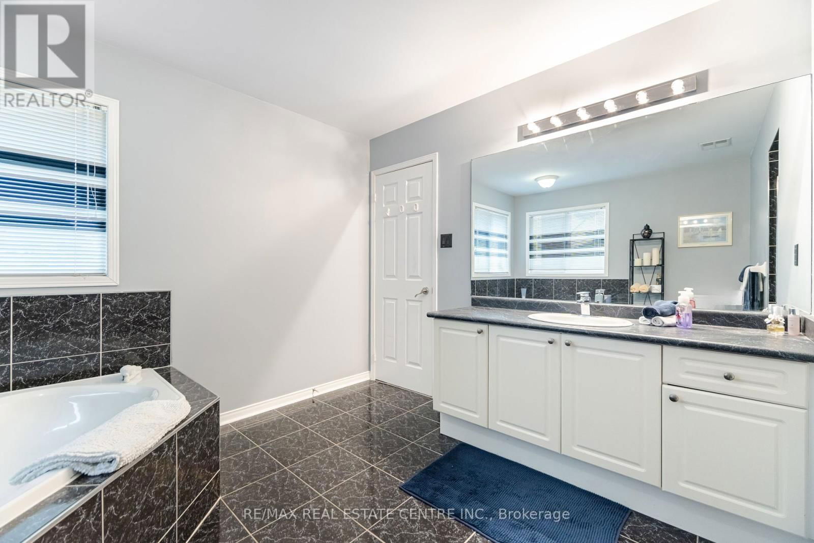 126 EAGLERIDGE DRIVE Image 35