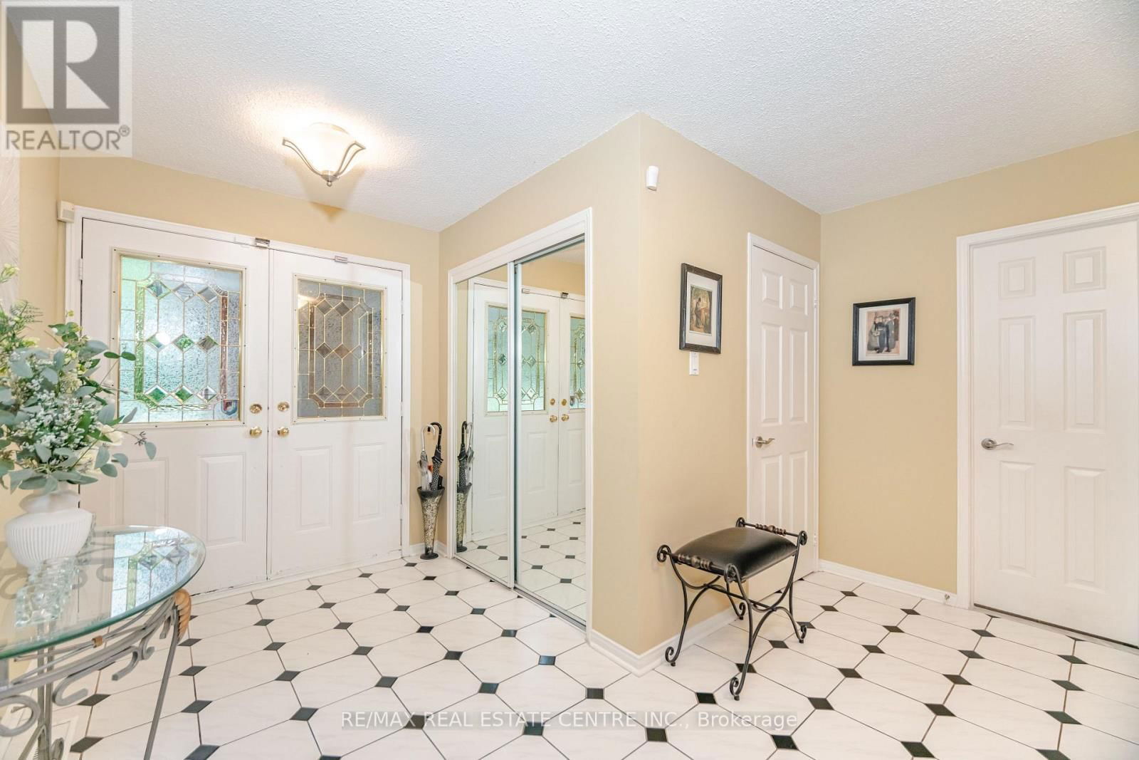 126 EAGLERIDGE DRIVE Image 5