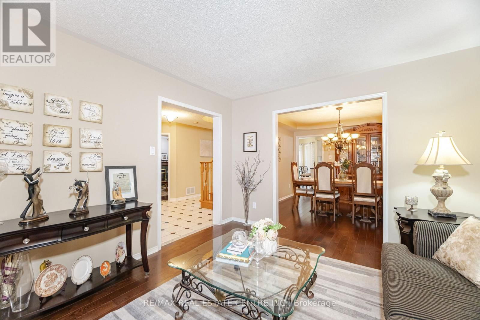 126 EAGLERIDGE DRIVE Image 9