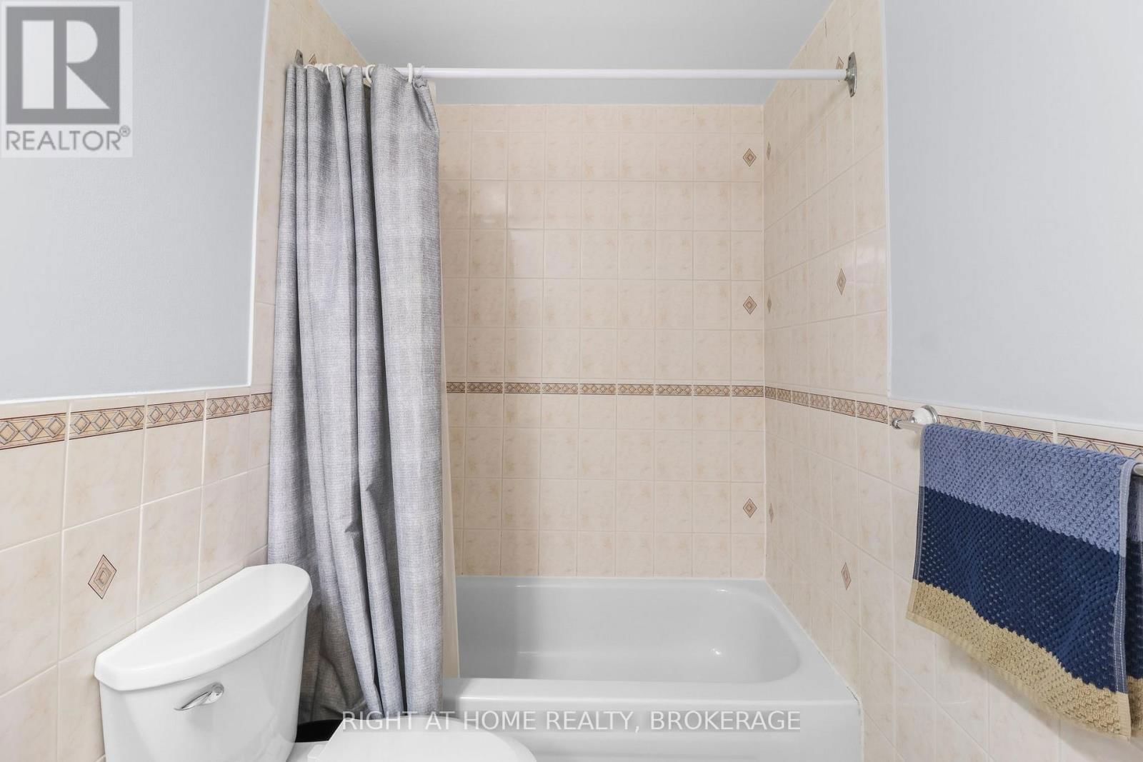 100 - 400 BLOOR STREET Image 17