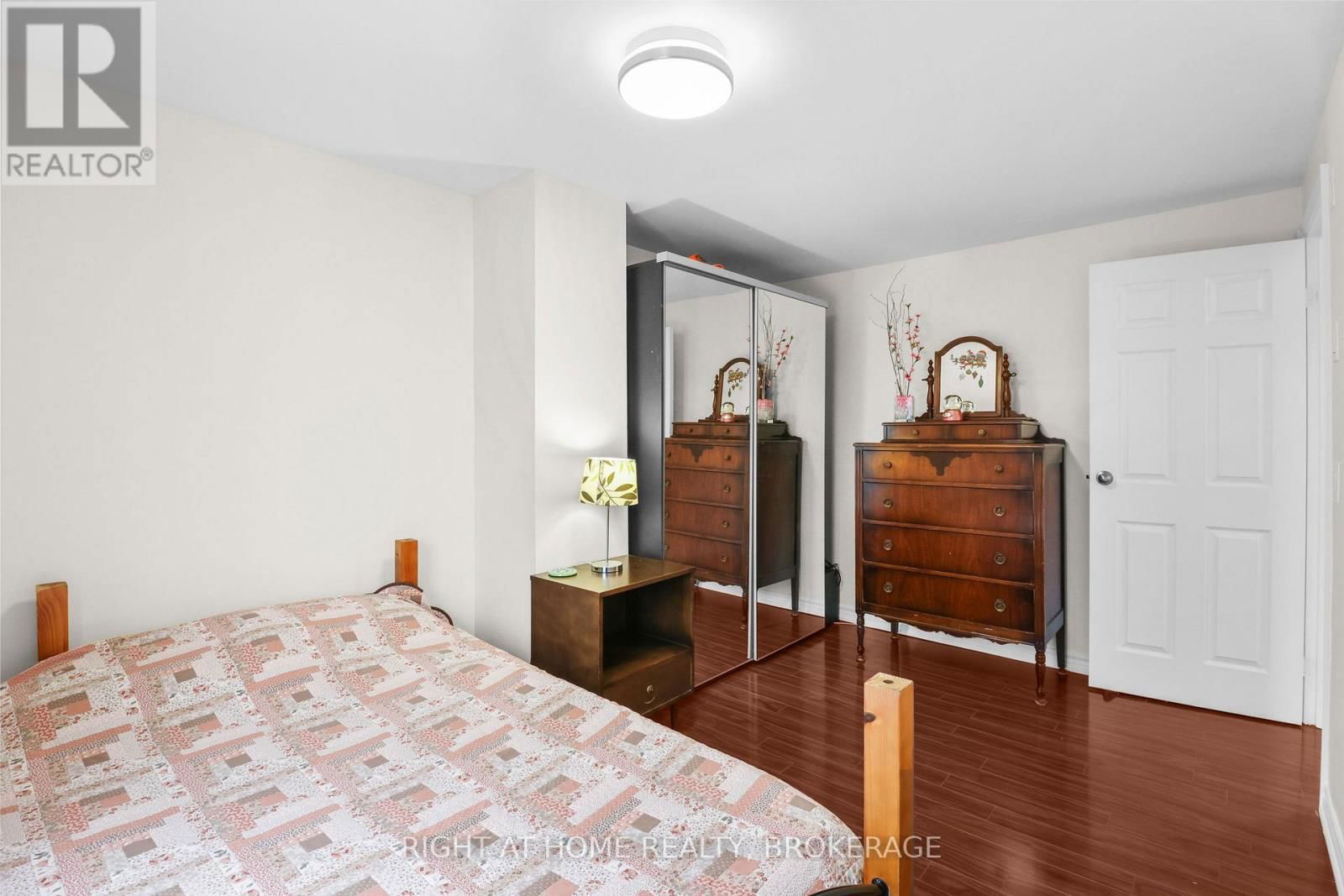 100 - 400 BLOOR STREET Image 23