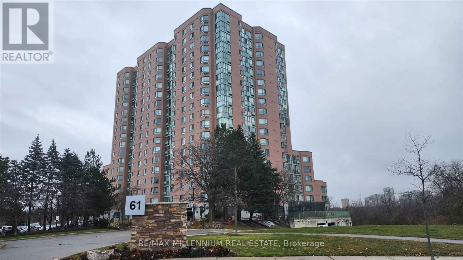 811 - 61 MARKBROOK LANE Image 1
