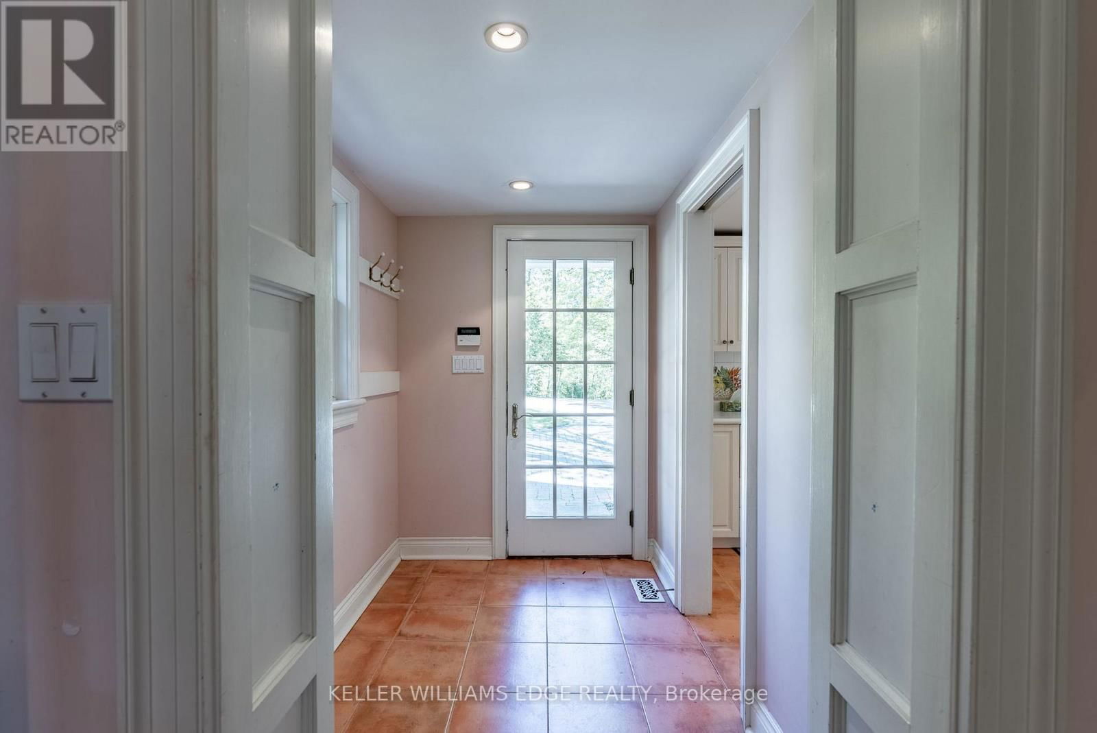 3350 GUELPH LINE Image 11