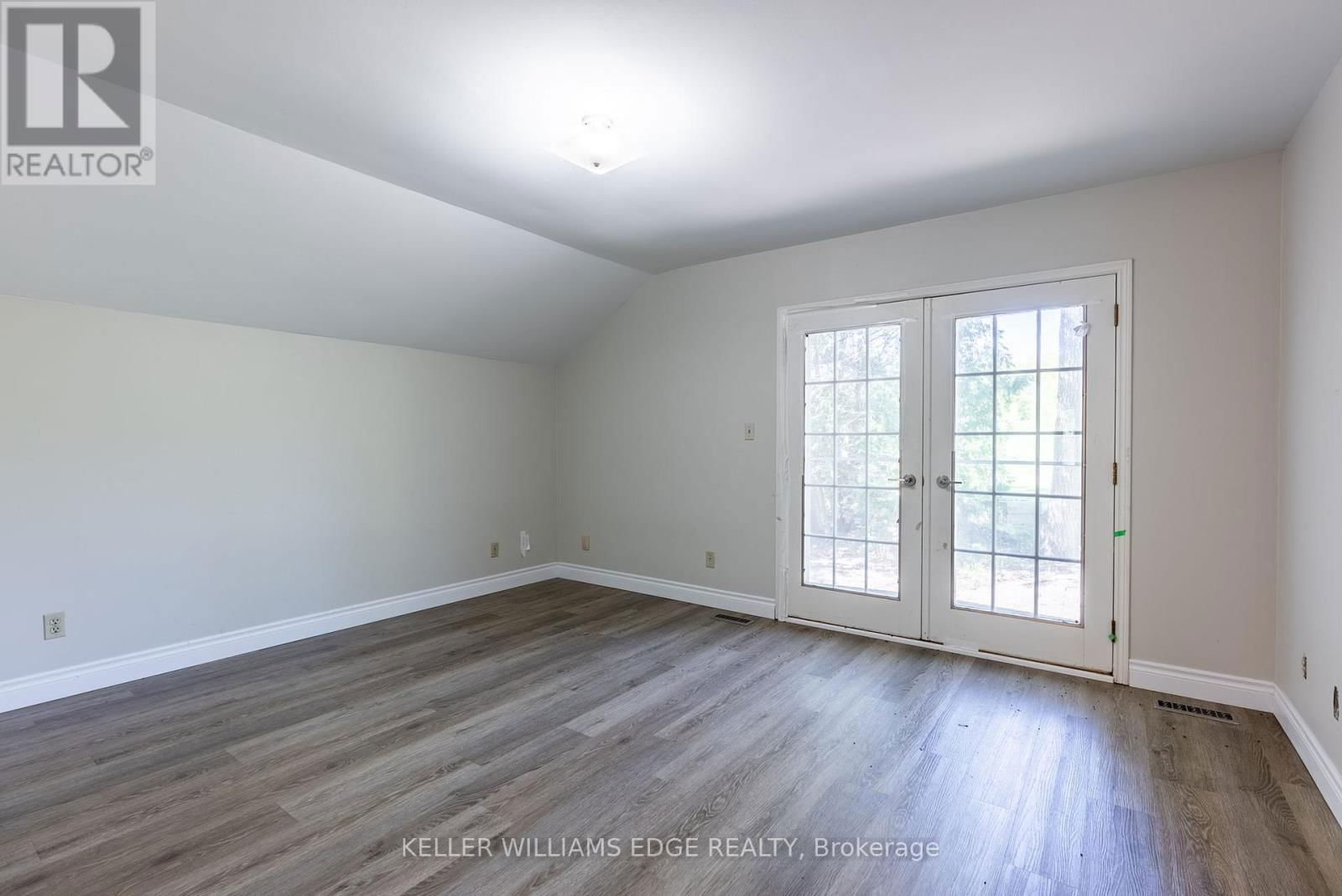 3350 GUELPH LINE Image 38