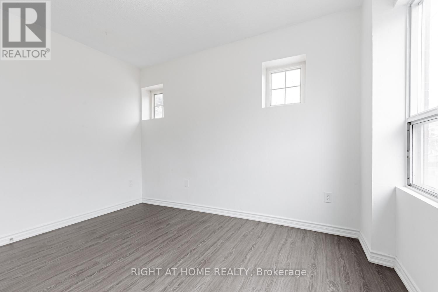 202 - 223 JAMESON AVENUE Image 15
