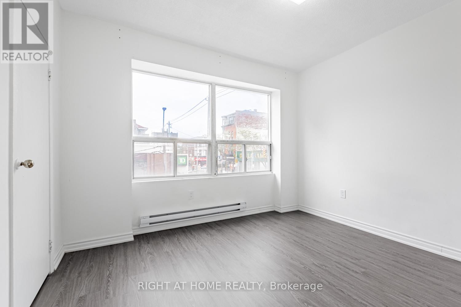 202 - 223 JAMESON AVENUE Image 19