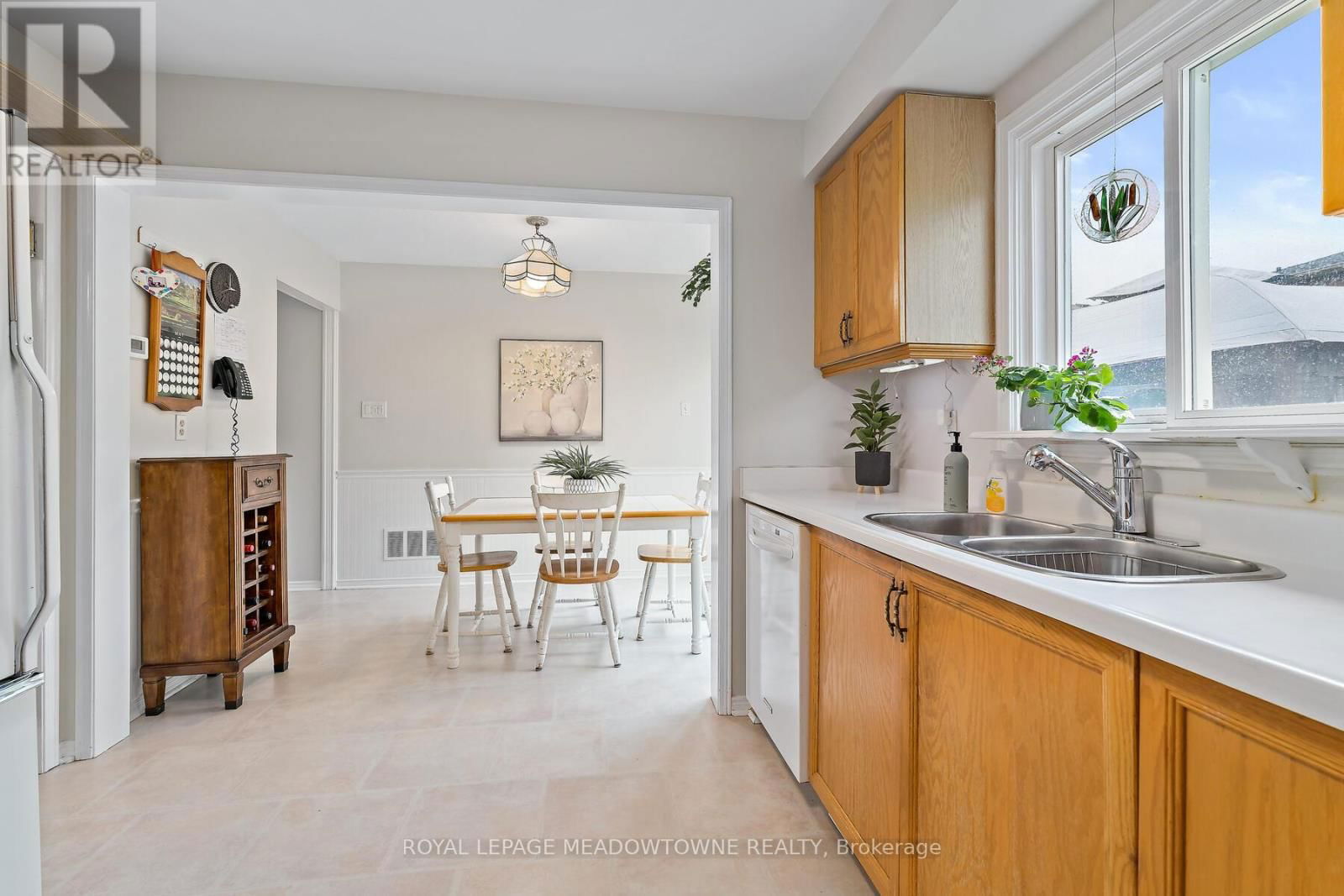 262 MURRAY STREET Image 13