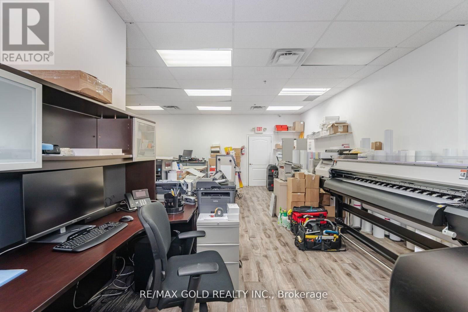 #26 - 2074 STEELES AVENUE Image 32
