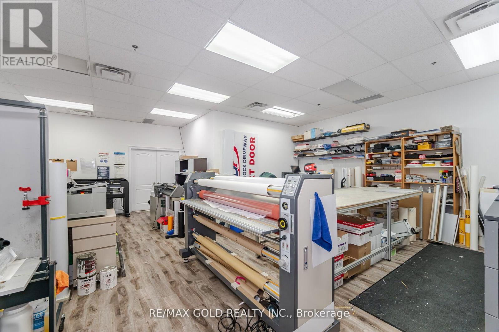 #26 - 2074 STEELES AVENUE Image 33