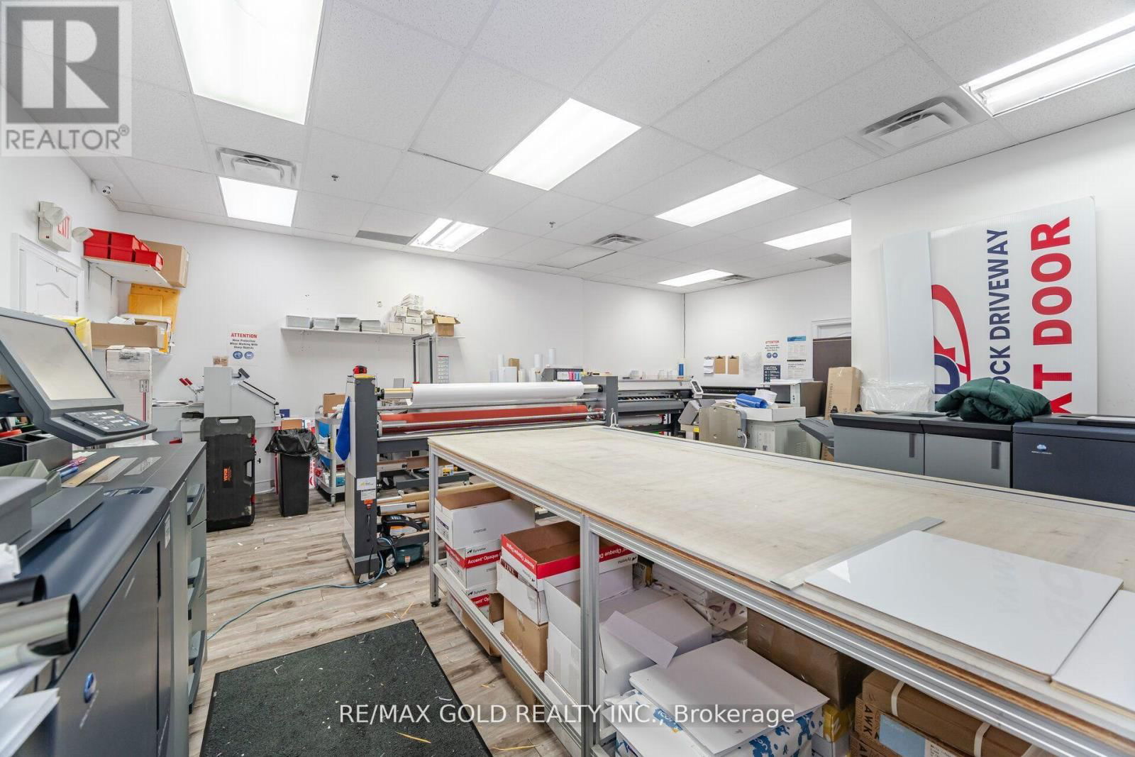 #26 - 2074 STEELES AVENUE Image 34