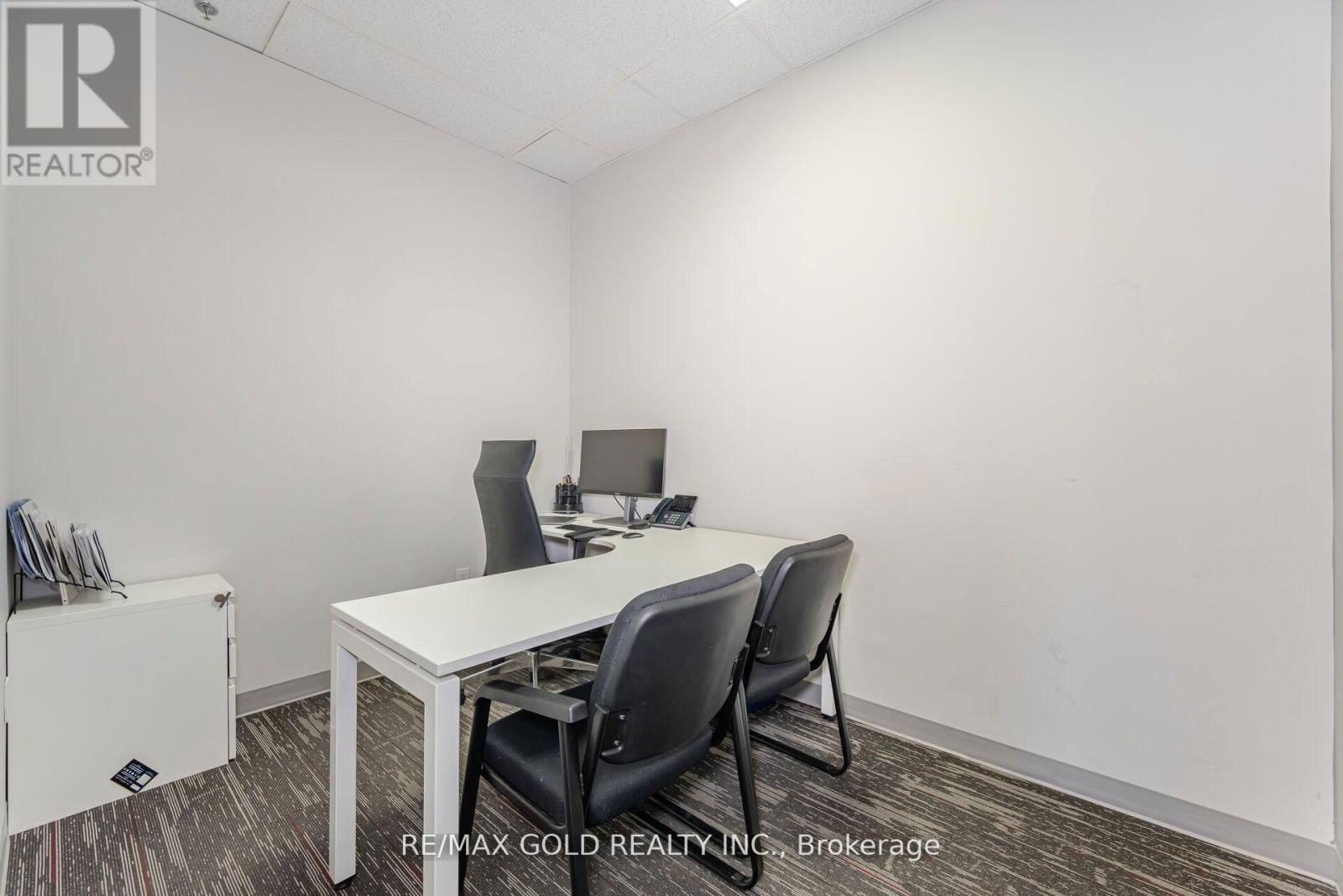 #26 - 2074 STEELES AVENUE Image 36