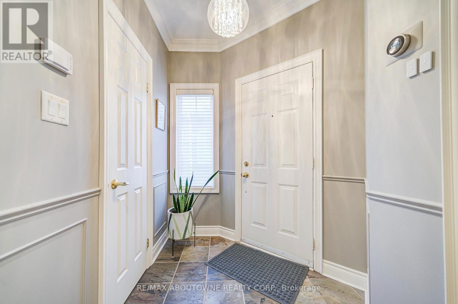 21 - 1169 DORVAL DRIVE Image 10