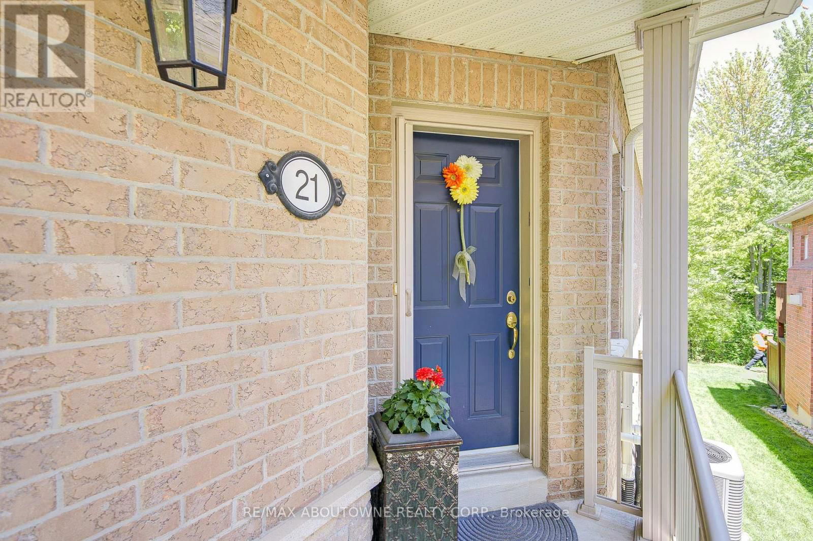 21 - 1169 DORVAL DRIVE Image 4