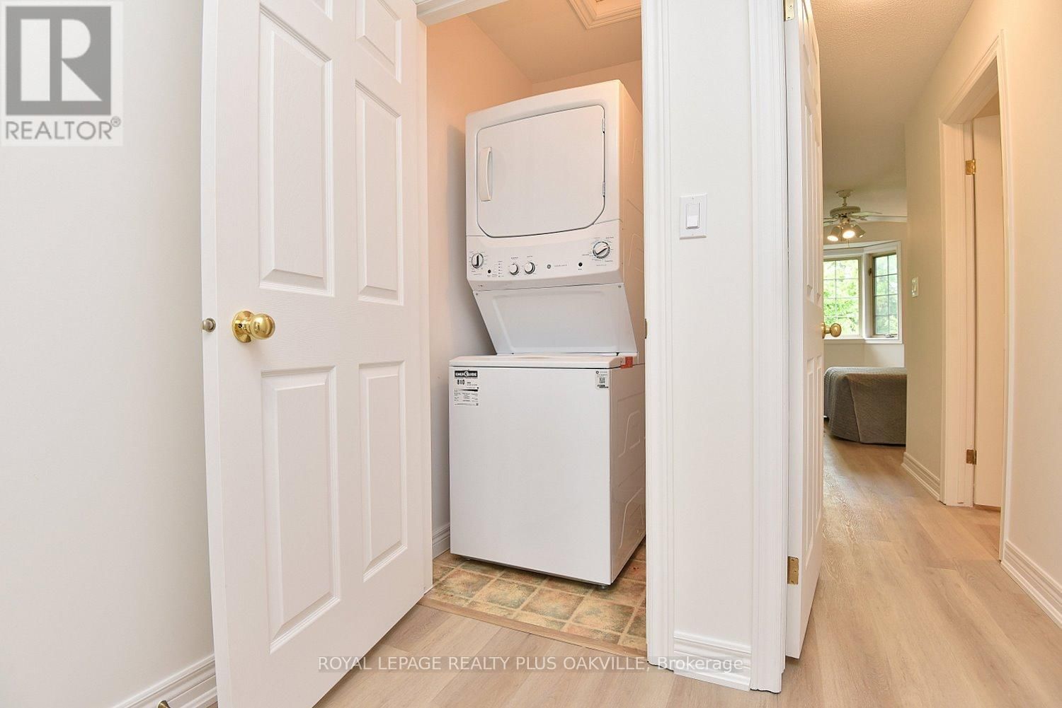 14 - 4045 UPPER MIDDLE ROAD Image 34