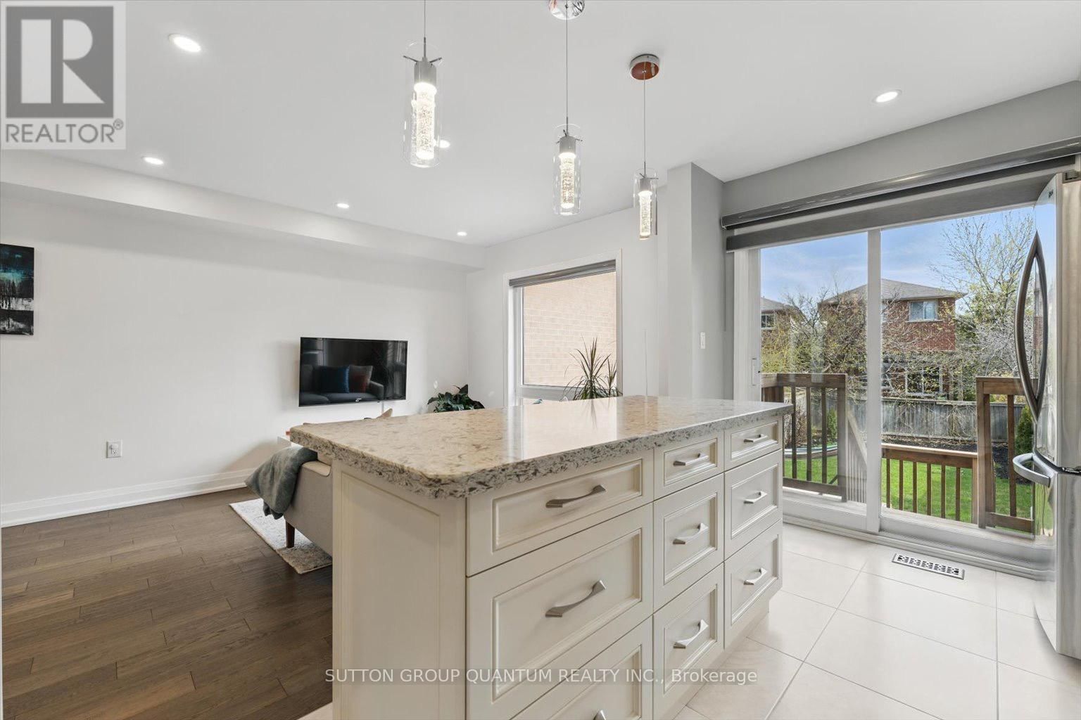 391 KITTRIDGE ROAD Image 10