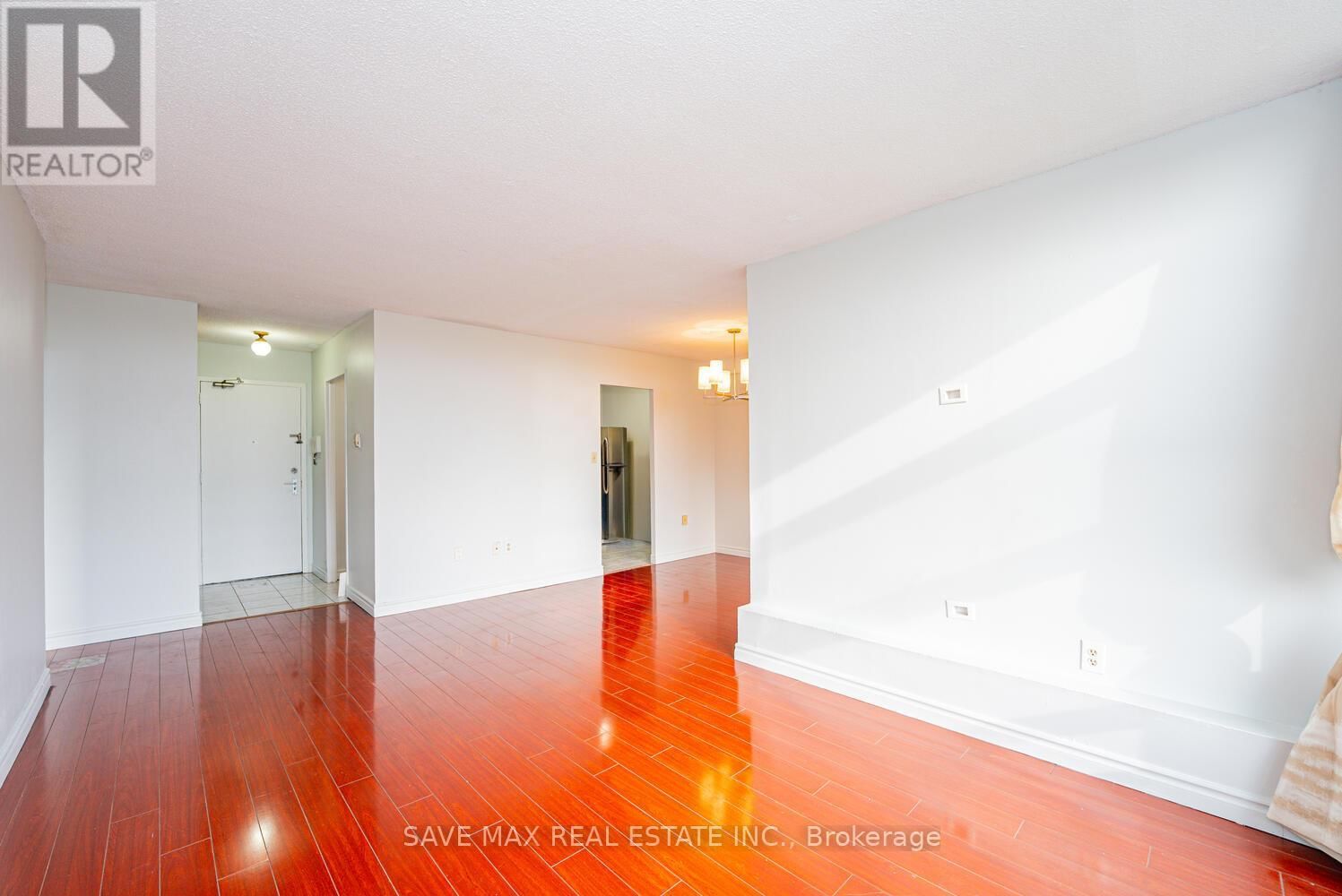 610 - 335 DRIFTWOOD AVENUE Image 10