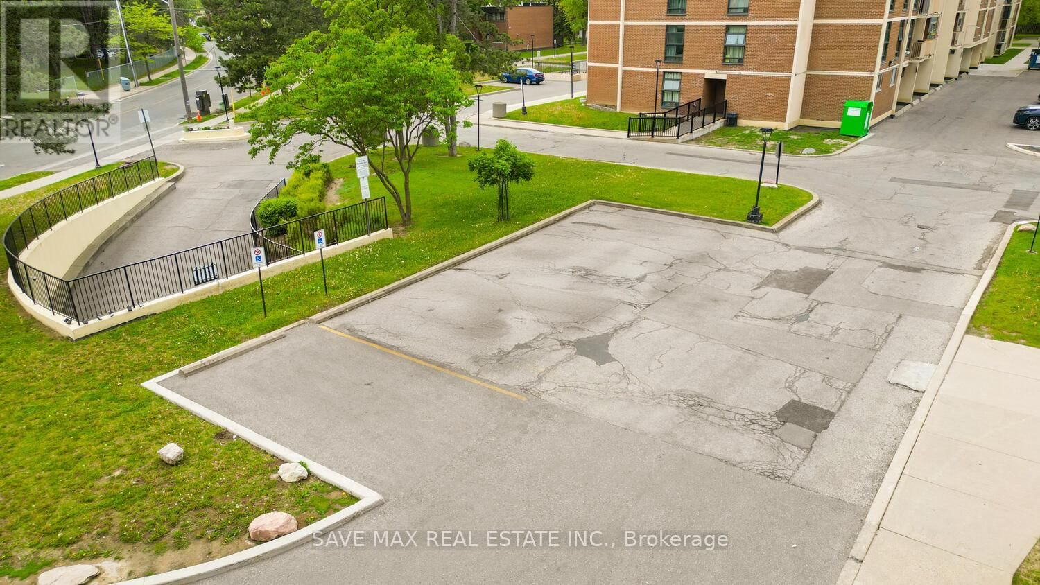 610 - 335 DRIFTWOOD AVENUE Image 31