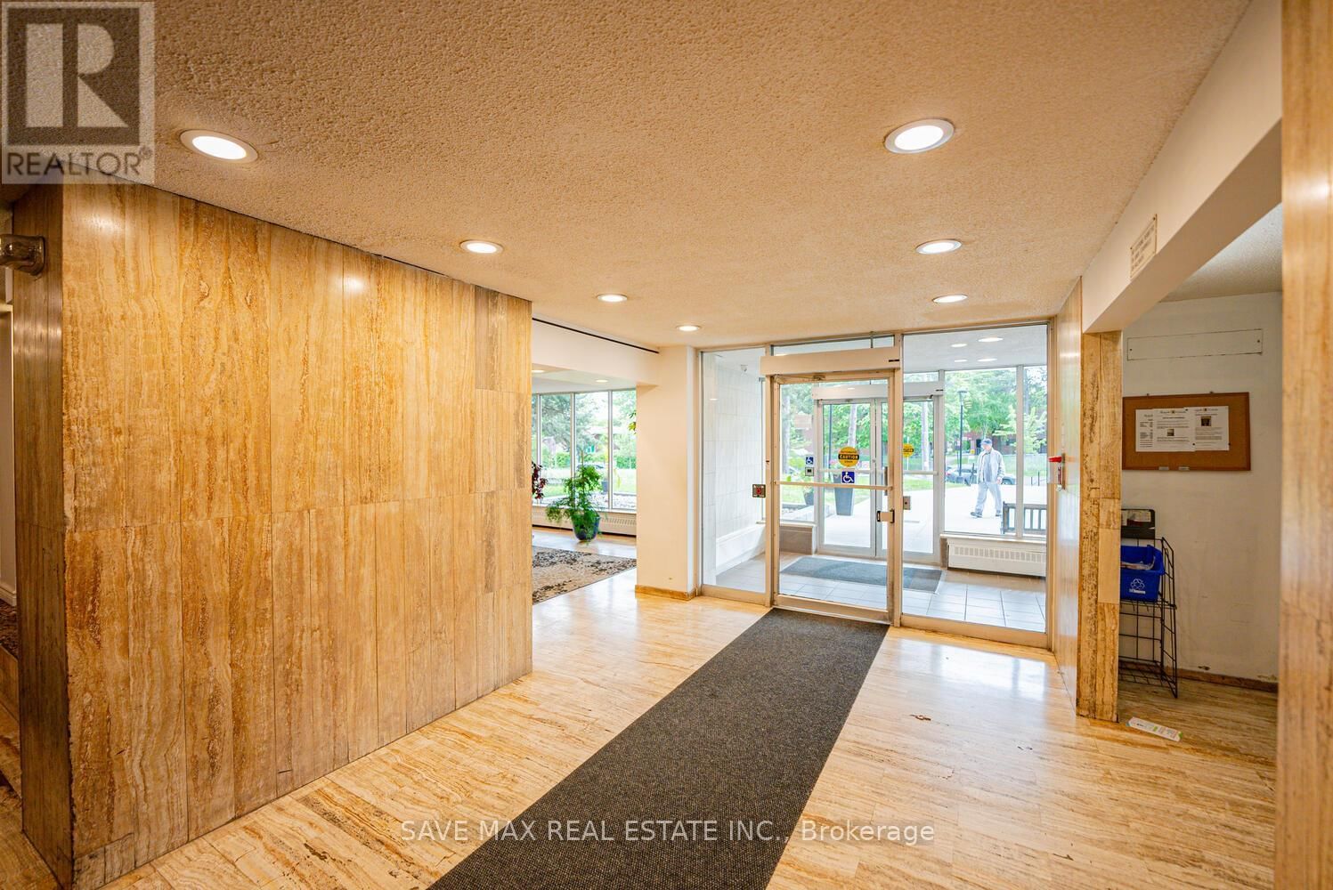610 - 335 DRIFTWOOD AVENUE Image 7