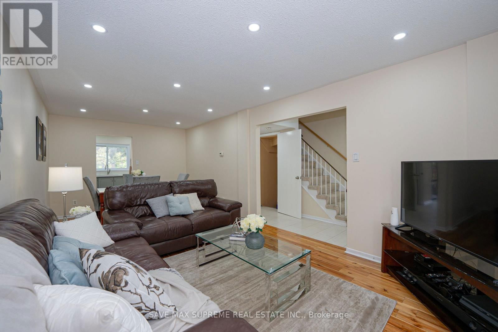 68 - 1020 CENTRAL PARK DRIVE Image 10