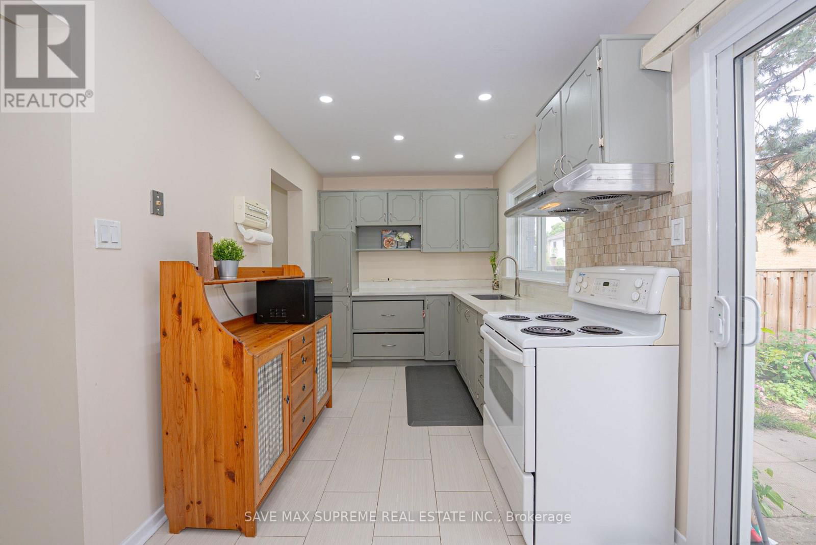 68 - 1020 CENTRAL PARK DRIVE Image 16