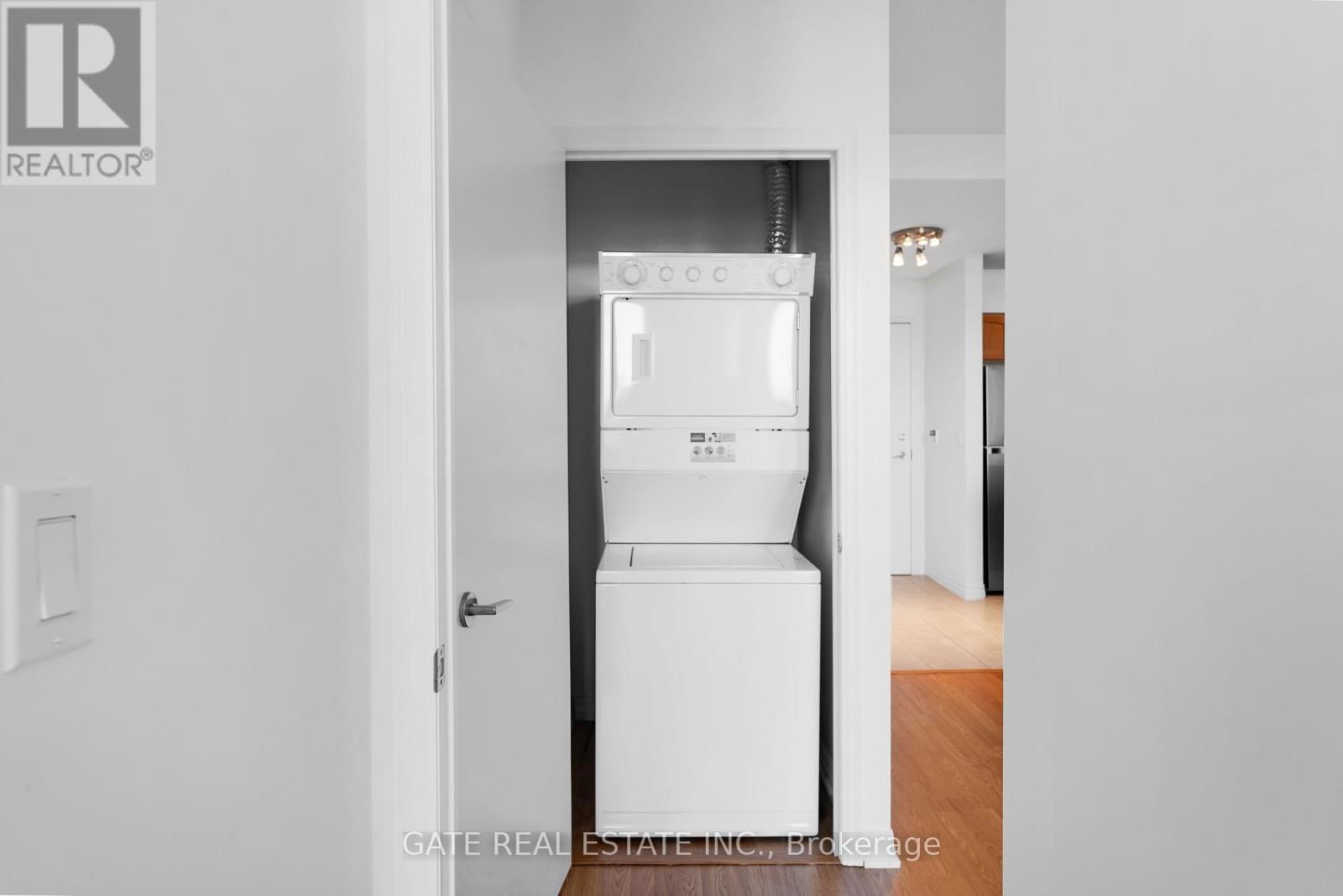 1605 - 38 FONTENAY COURT Image 12