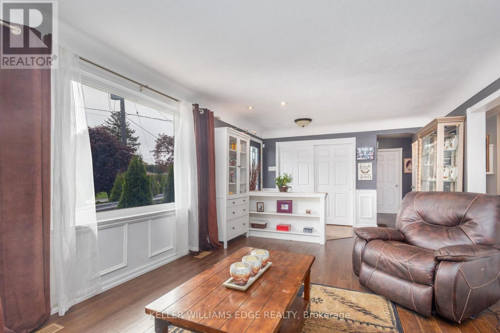 156 HAMMERSMITH COURT Image 17