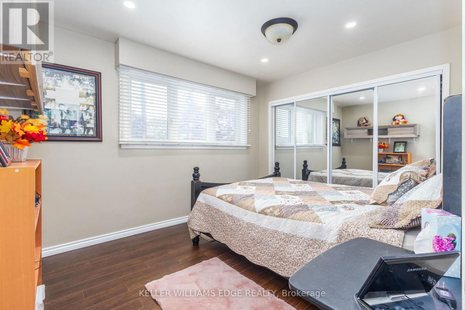 156 HAMMERSMITH COURT Image 21