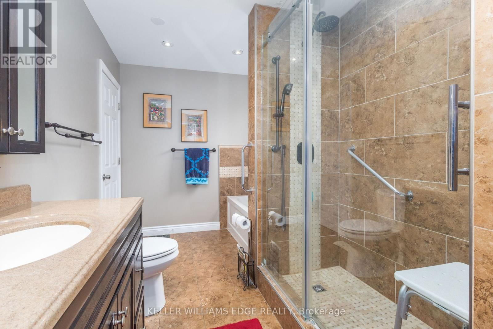 156 HAMMERSMITH COURT Image 24