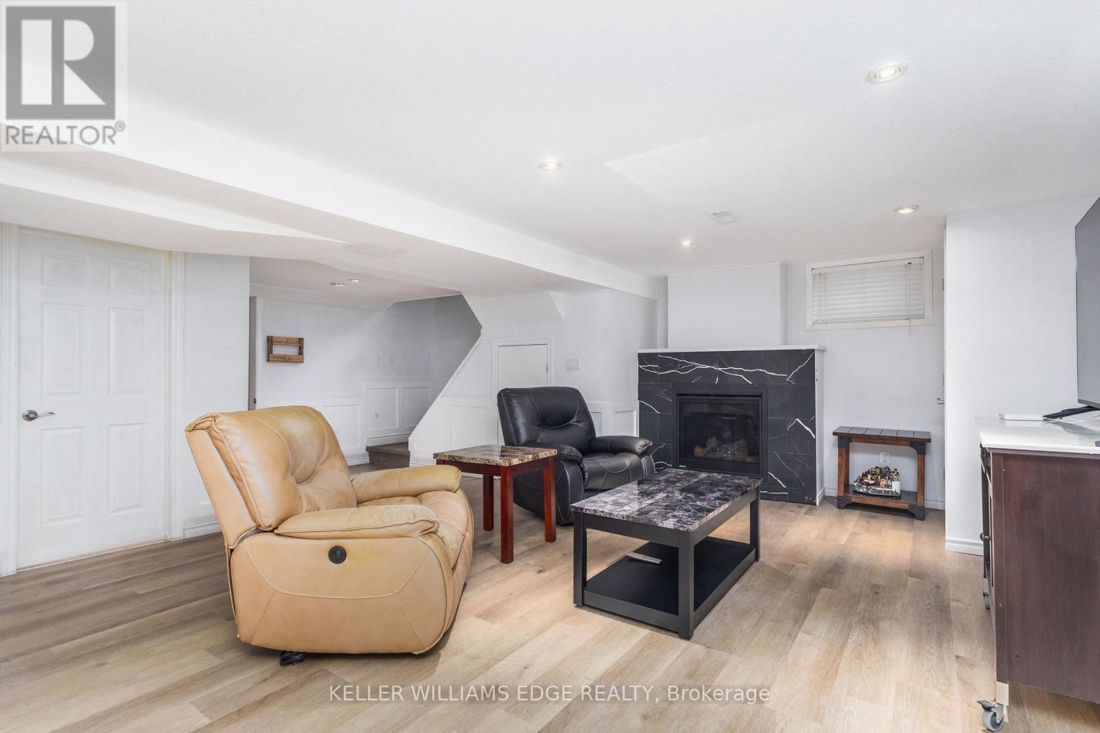 156 HAMMERSMITH COURT Image 27