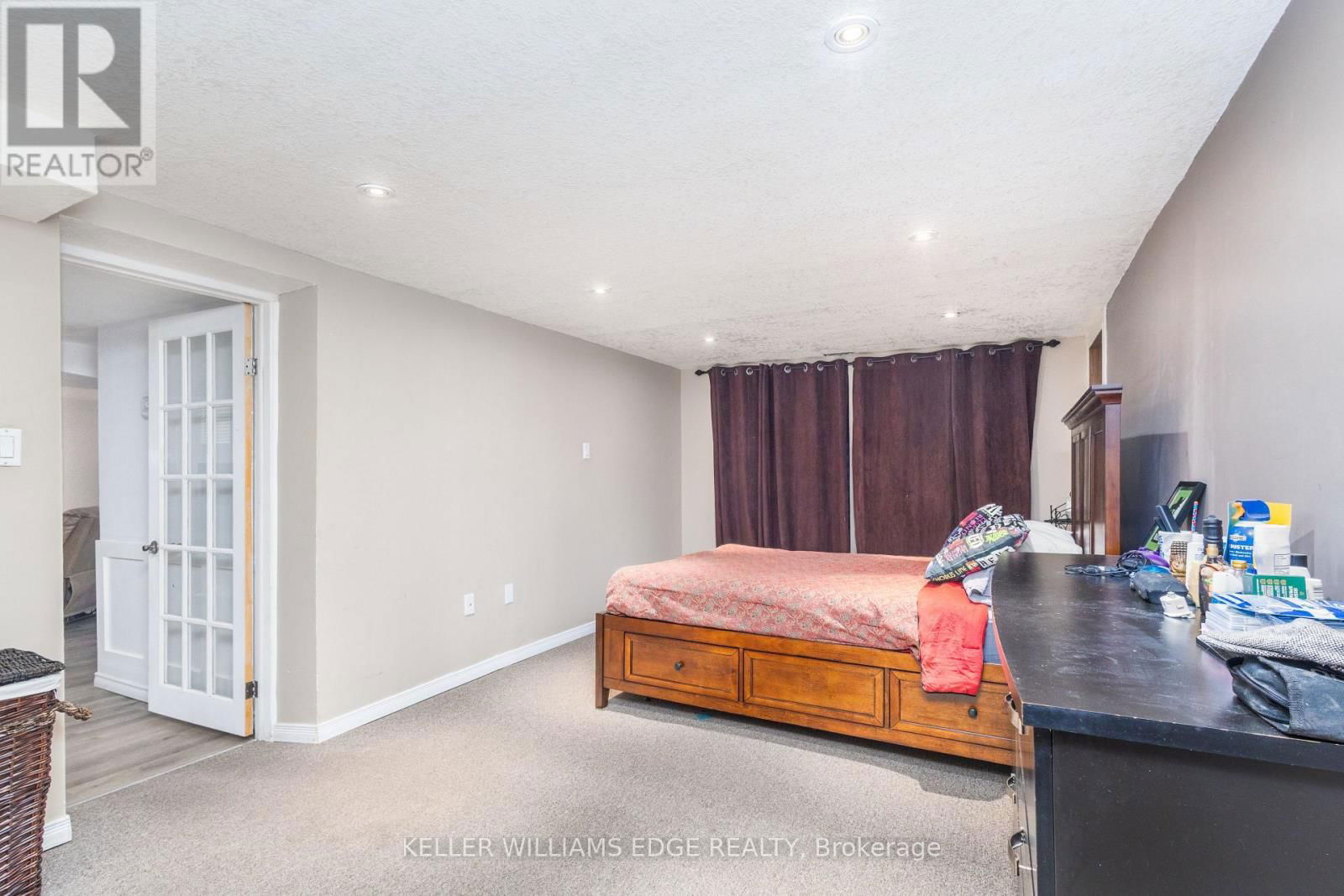 156 HAMMERSMITH COURT Image 32