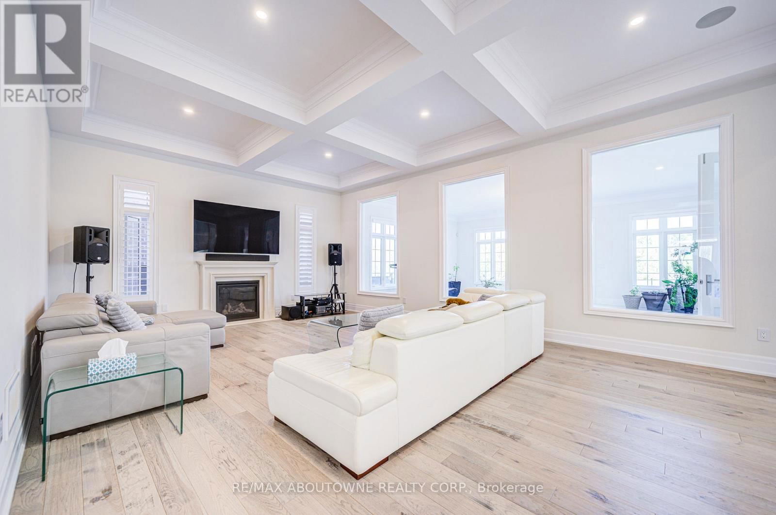 2359 SAW WHET BOULEVARD Image 17