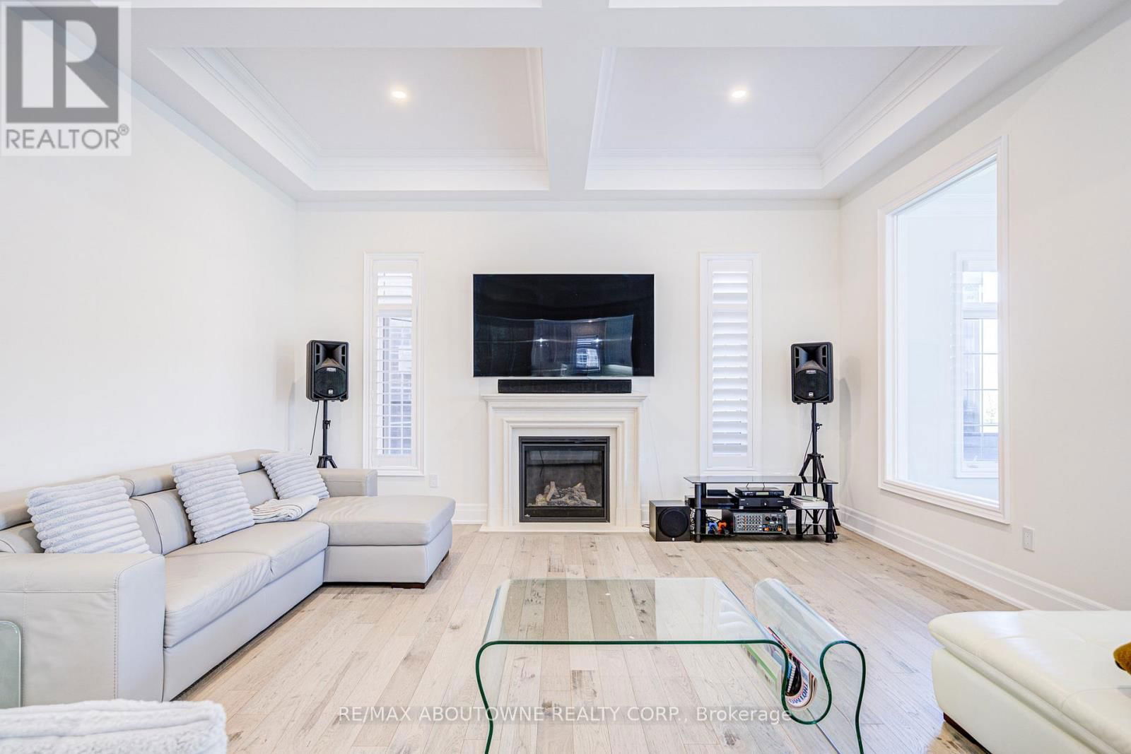2359 SAW WHET BOULEVARD Image 18