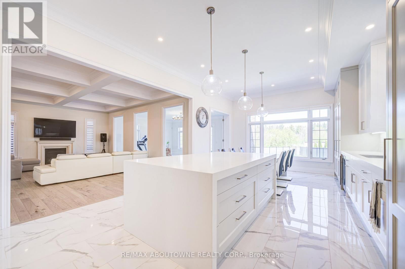 2359 SAW WHET BOULEVARD Image 22