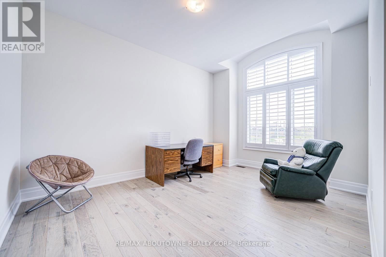 2359 SAW WHET BOULEVARD Image 36