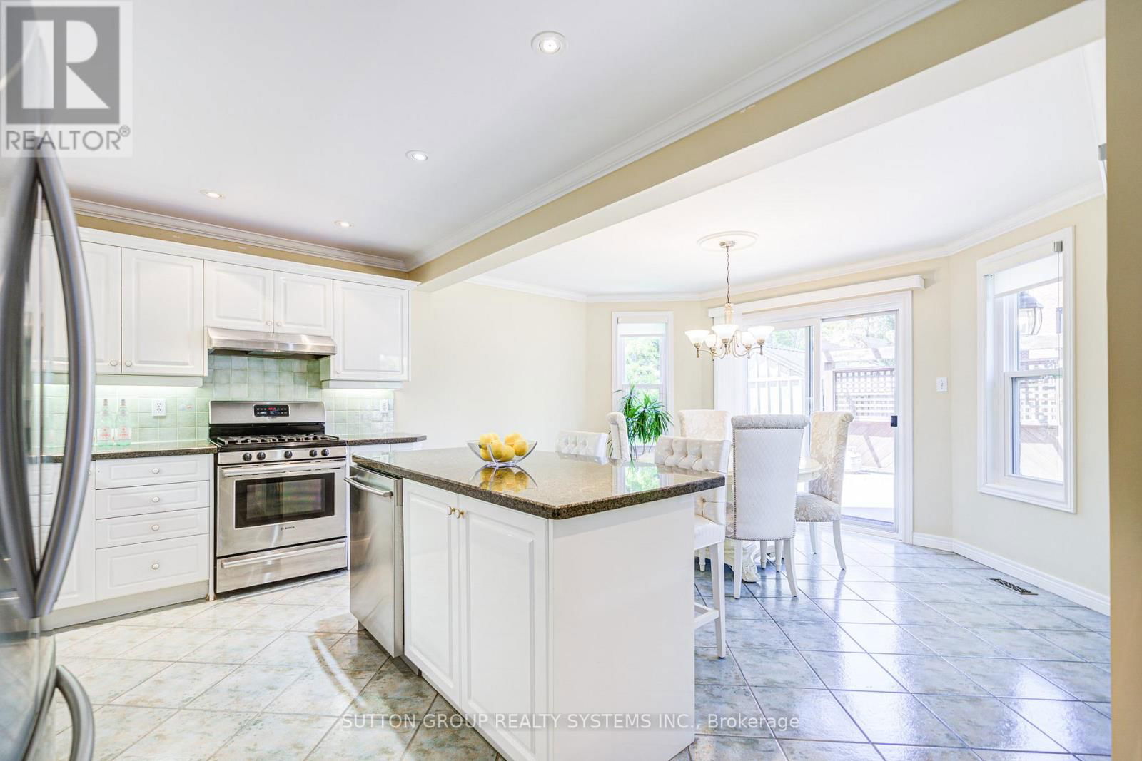 2979 SYCAMORE STREET Image 14