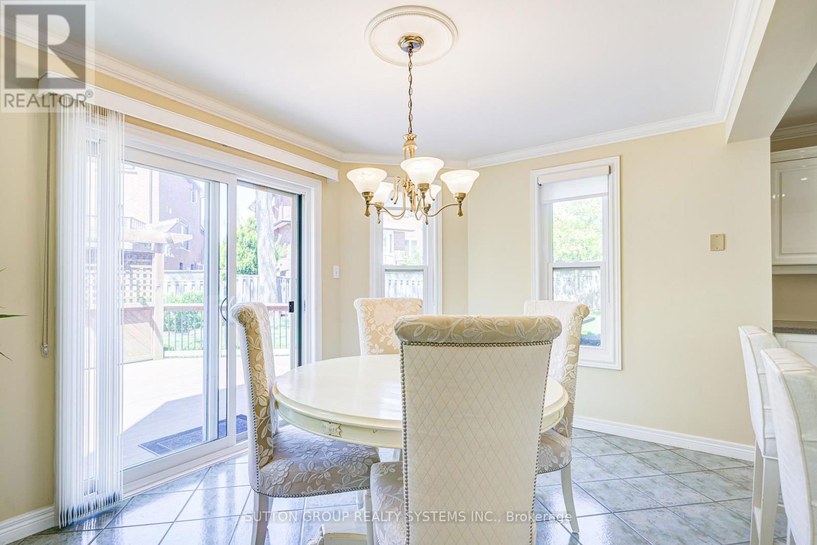 2979 SYCAMORE STREET Image 17