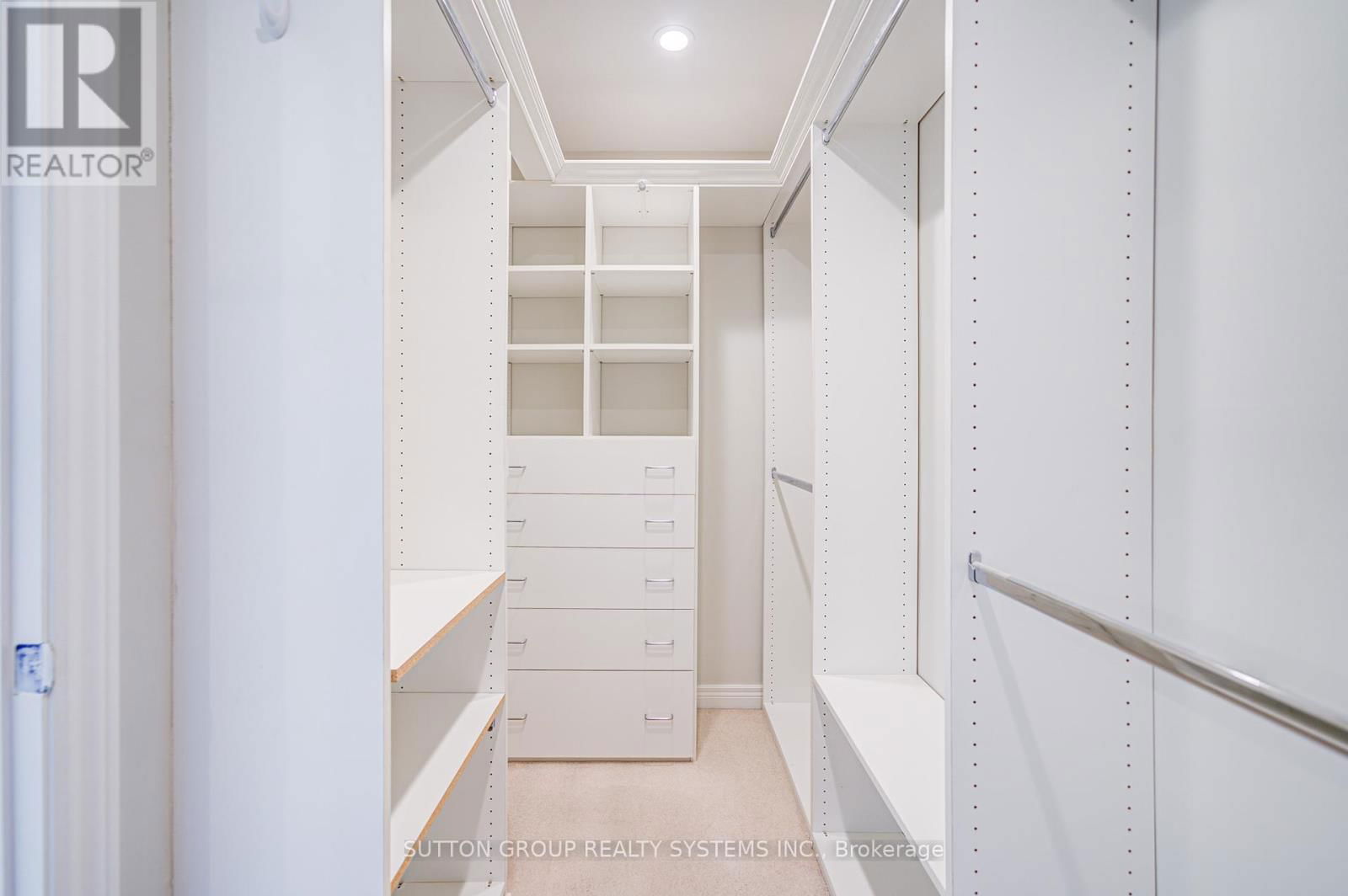 2979 SYCAMORE STREET Image 26