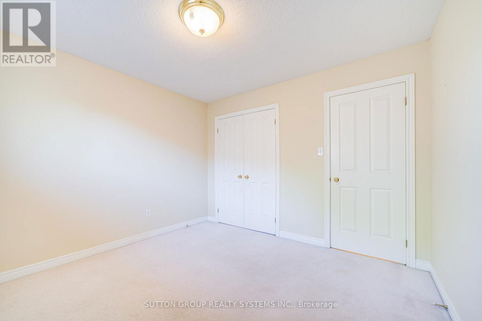 2979 SYCAMORE STREET Image 27