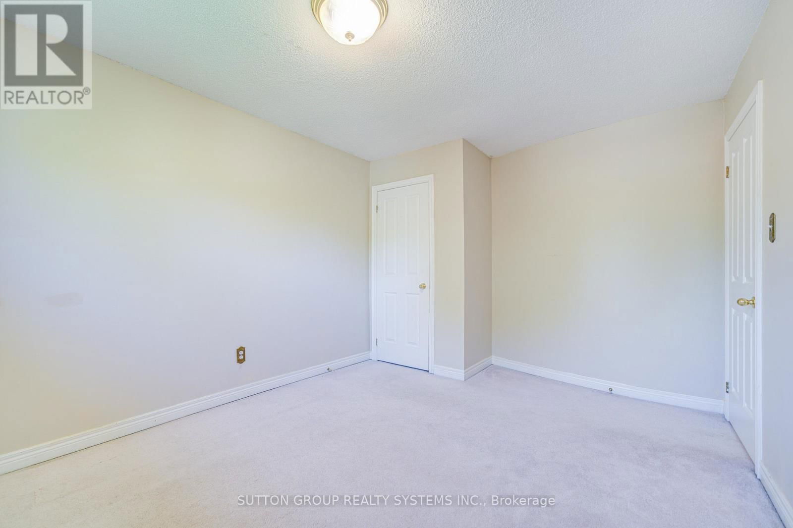 2979 SYCAMORE STREET Image 29