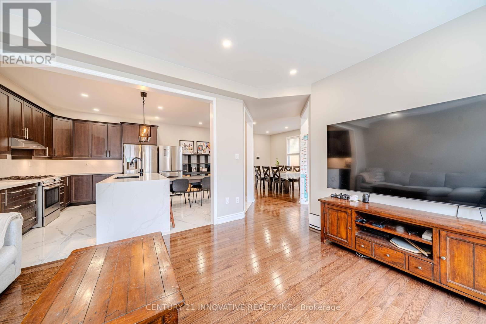 960 DICE WAY Image 16