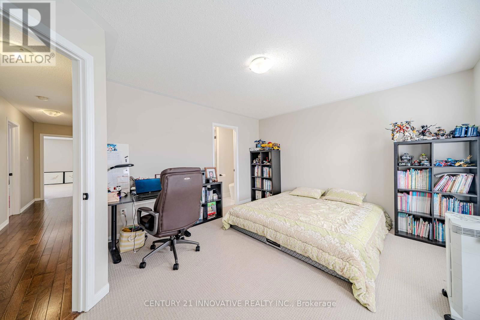 960 DICE WAY Image 34