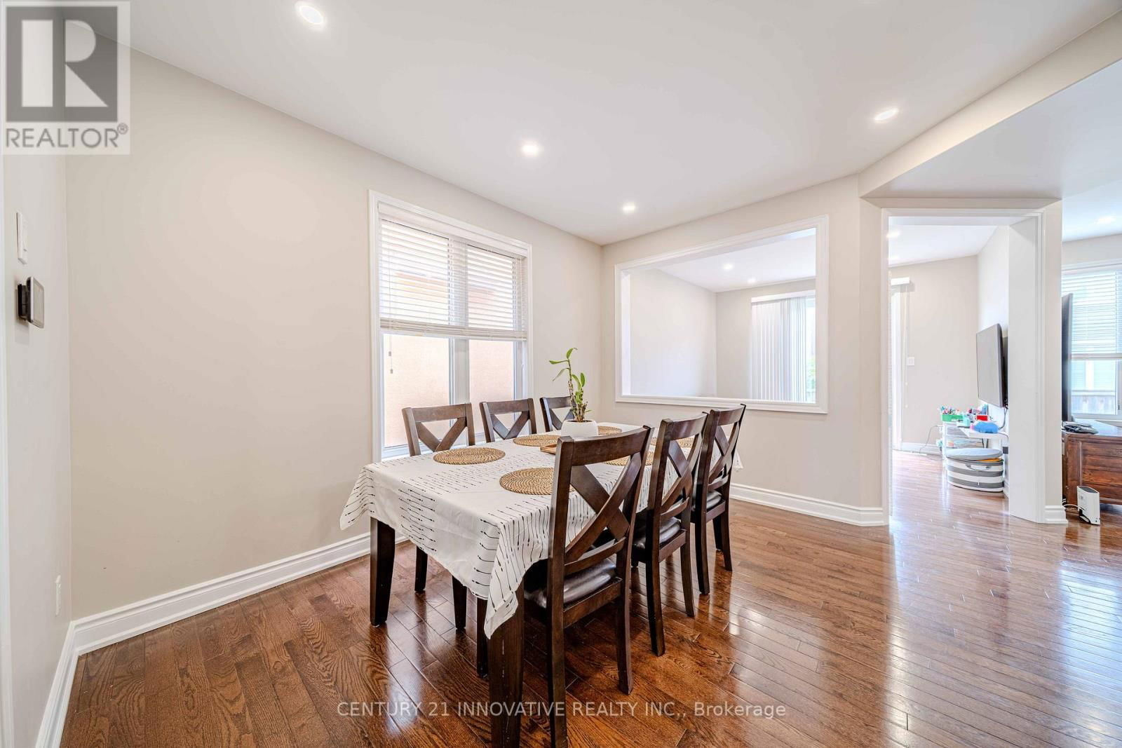 960 DICE WAY Image 6