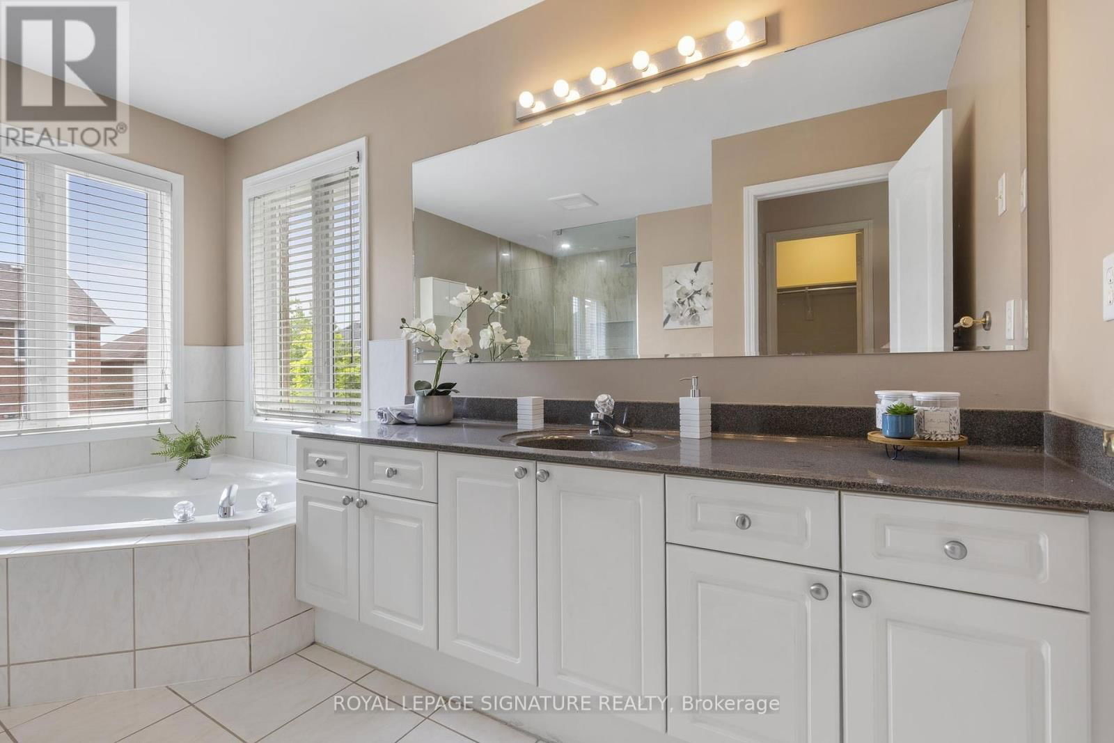 3807 DEEPWOOD HEIGHTS Image 32